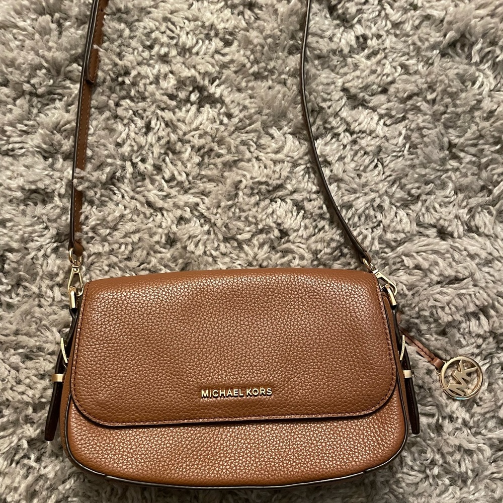 EUC- Michael Kors Crossbody